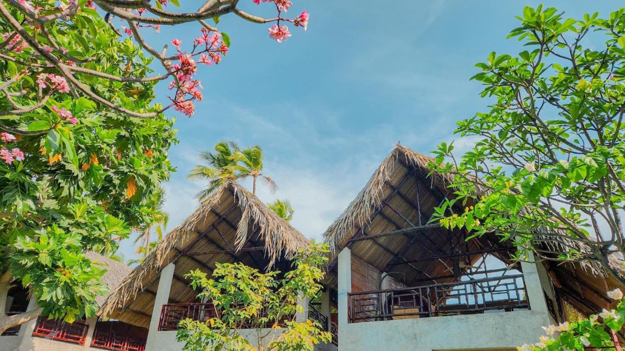 Lang Ca Voi Ll The Whales Village Ll Mui Ne Phan Thiet Luaran gambar