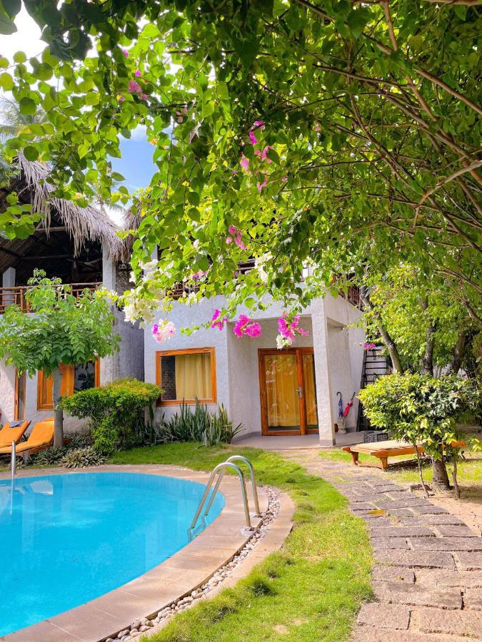 Lang Ca Voi Ll The Whales Village Ll Mui Ne Phan Thiet Luaran gambar