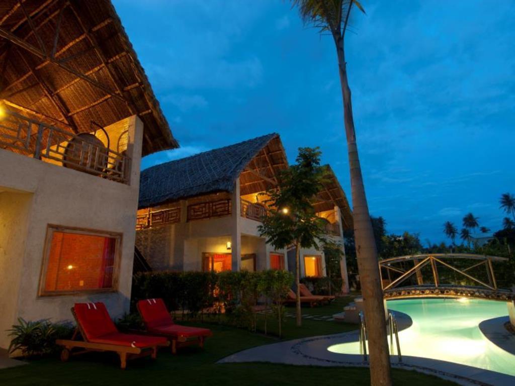 Lang Ca Voi Ll The Whales Village Ll Mui Ne Phan Thiet Luaran gambar
